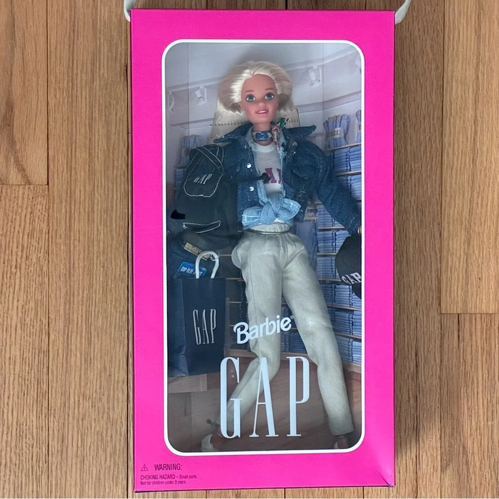 NWT BARBIE Vintage Gap Barbie Special Edition 1996.